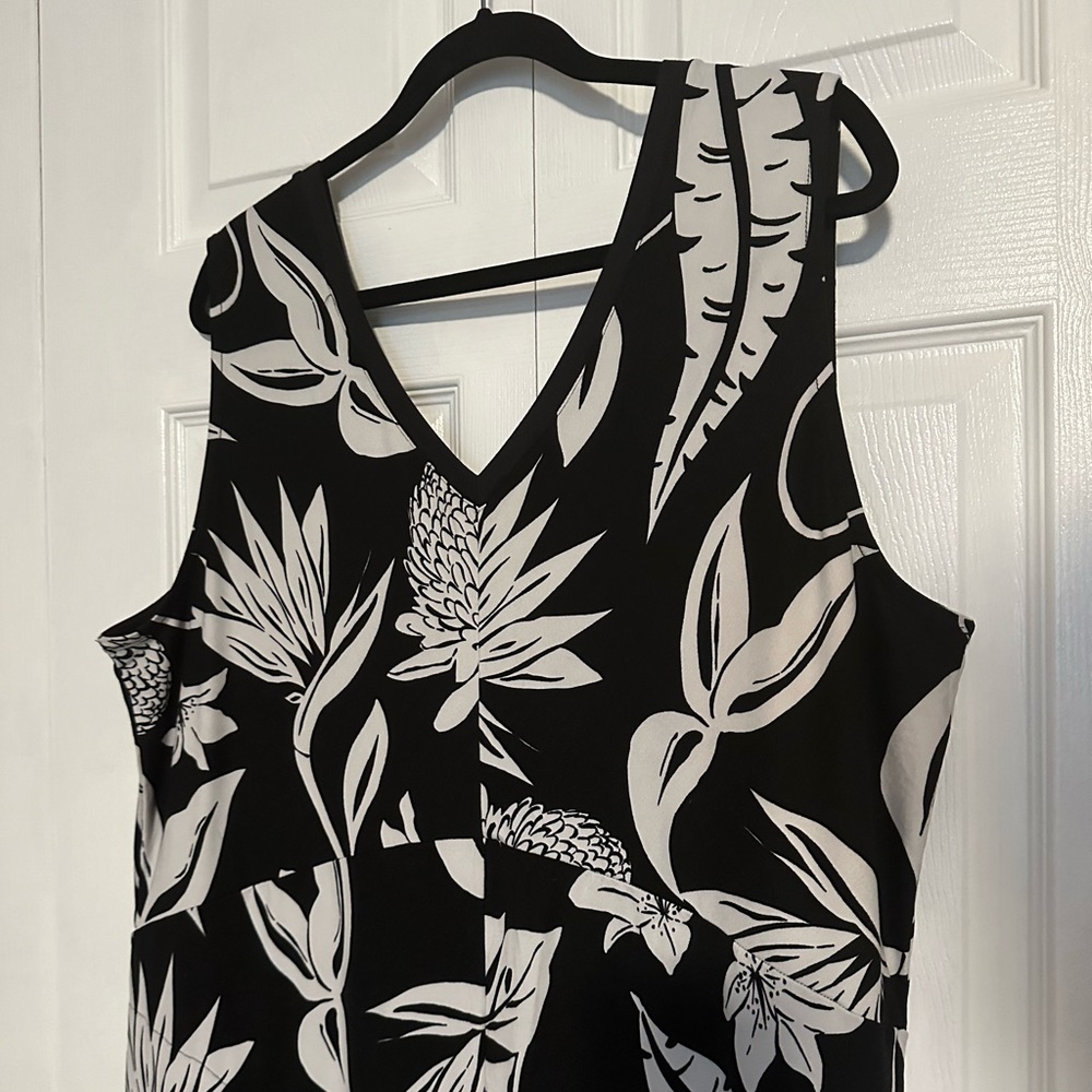 2x Sleeveless romper with pockets